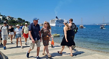 BODRUM’A GELEN 3 BİN 607 TURİST, TURİZMCİNİN YÜZÜNÜ GÜLDÜRDÜ