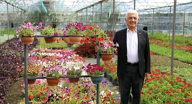 BÜYÜKŞEHİR DESTEKLİYOR, MUĞLA’NIN KADINLARI ÇİÇEK ÜRETİYOR