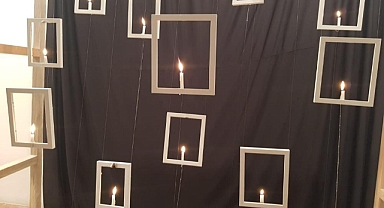 DEPREMİN İZLERİ 11 BOŞ ÇERÇEVEYLE ANLATILDI