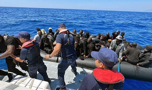 FETHİYE’DE 37 DÜZENSİZ GÖÇMEN KURTARILDI