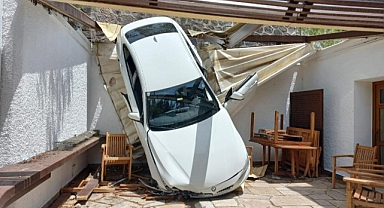 FREN YERİNE GAZA BASTI, KOMŞUSUNUN BAHÇESİNE UÇTU