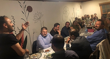 HÜR DÜŞÜNCE SANATINDA YANINDA