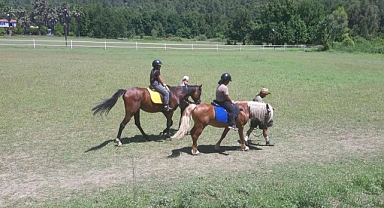 KÖYCEĞİZLİ ÖĞRENCİLER AT BİNMENİN KEYFİNİ YAŞADI