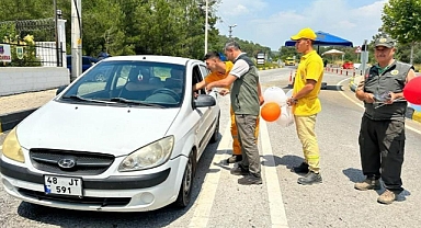MARMARİS ORMAN İŞLETME MÜDÜRLÜĞÜ ARAÇ SÜRÜCÜLERİNİ YANGINA KARŞI UYARDI