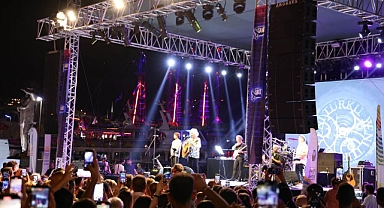 MARMARİS’TE ‘YENİ TÜRKÜ’ RÜZGARI ESTİ