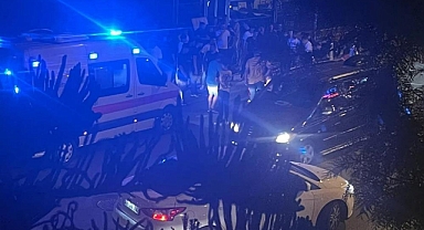 MOTOSİKLET AMBULANSA ÇARPTI 1 YARALI