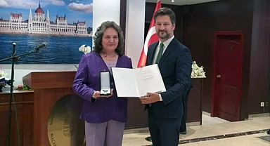 MSKÜ ÖĞRETİM ÜYESİ ÇOLAK'A MACAR LİYAKAT NİŞANI