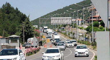 MUĞLA'DA YOLLARDA BAYRAM YOĞUNLUĞU