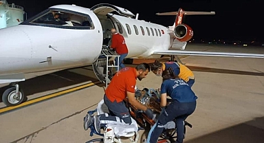 SALÇA KAZANINA DÜŞEN ÇOCUK, UÇAK AMBULANSLA İSTANBUL'A GÖTÜRÜLDÜ