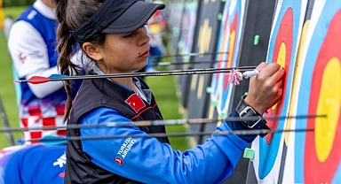 BÜYÜKŞEHİR OKÇUSU HAZAL DÜNYA İKİNCİSİ