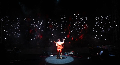 KENAN DOĞULU BODRUM'DA HAYRANLARINI COŞTURDU