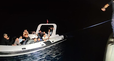 LASTİK BOT İÇERİSİNDE 17 GÖÇMEN YAKALANDI