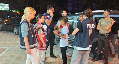 MARMARİS'TE ZABITA SOKAKTA ÇALIŞTIRILAN ÇOCUKLARA YÖNELİK DENETİM YAPTI