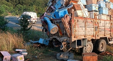 MUĞLALI ARICILARA TIR ÇARPTI 4 ÖLÜ, 1 YARALI
