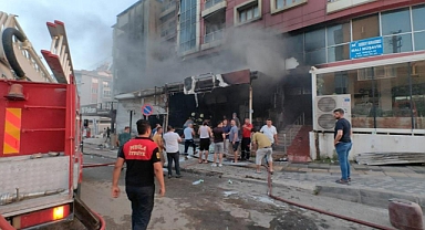 YATAĞAN'DA KORKUTAN YANGIN 2 KİŞİ HASTANELİK OLDU