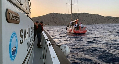 YELKENLİ TEKNEDE YARALANAN VATANDAŞA TIBBİ TAHLİYE