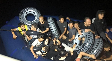 49 DÜZENSİZ GÖÇMEN YAKALANDI, 2'Sİ KURTARILDI