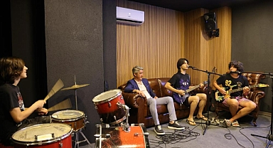 BELEDİYE GENÇLER İÇİN SES KAYIT STÜDYOSU KURDU