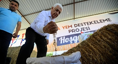 BÜYÜKŞEHİR’DEN 700 ÜRETİCİYE 3 MİLYON TL DEĞERİNDE KABA YEM DESTEĞİ