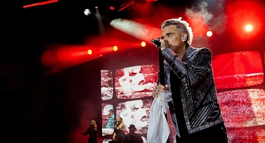 DÜNYA YILDIZI ROBBİE WİLLİAMS BODRUM’DA KONSER VERDİ