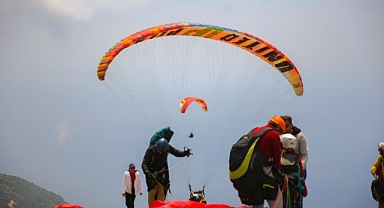 YAMAÇ PARAŞÜTÜNDE 7 AYDA 102 BİN UÇUŞ GERÇEKLEŞTİ