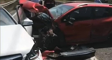 5 ARAÇLI ZİNCİRLEME TRAFİK KAZASI 12 YARALI