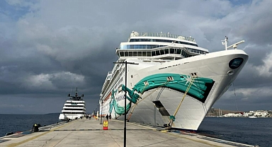 BODRUM'A İKİ GEMİYLE 2 BİN 613 YOLCU GELDİ