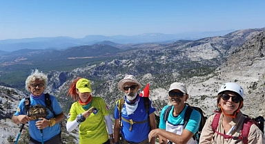 DAĞCILIK KULÜBÜ ÜYELERİNİ HAYRETE DÜŞÜREN AVCI KULÜBESİ