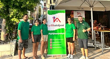 DERNEK ÜYELERİ GARSONLUK YAPIP, ALDIKLARI YEVMİYEYİ İHTİYAÇ SAHİPLERİNE DAĞITTI