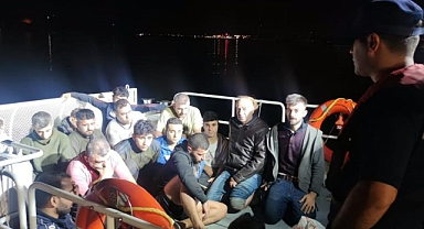 FETHİYE’DE 25 DÜZENSİZ GÖÇMEN YAKALANDI