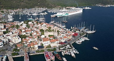 MARMARİS’TE TURİST SAYISINDAKİ ARTIŞ VE SEZONUN UZAMASI TURİZMİ OLUMLU ETKİLEDİ