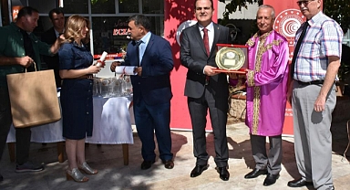 ULA’DA YILIN AHİSİNE KAFTAN