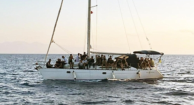 YELKENLİ TEKNEDE YAKALANDILAR