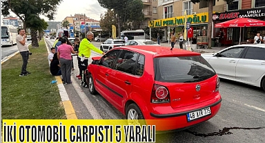 İKİ OTOMOBİL ÇARPIŞTI 5 YARALI