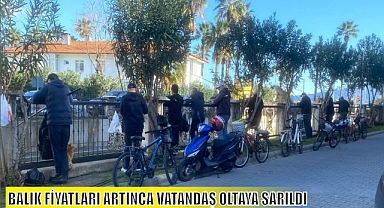 BALIK FİYATLARI ARTINCA VATANDAŞ OLTAYA SARILDI