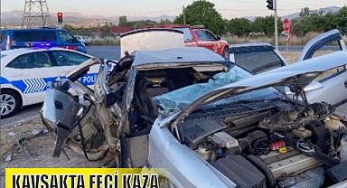 KAVŞAKTA FECİ KAZA 