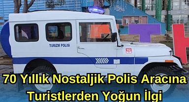 70 Yıllık Nostaljik Polis Aracına Turistlerden Yoğun İlgi