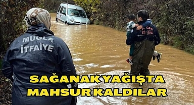 SAĞANAK YAĞIŞTA MAHSUR KALDILAR