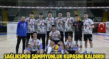 Sağlıkspor Şampiyonluk Kupasını Kaldırdı