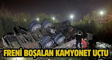 Freni boşalan kamyonet uçtu