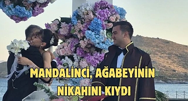 Mandalinci Ağabeyinin Nikahını Kıydı