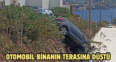 Otomobil Binanın Terasına Düştü