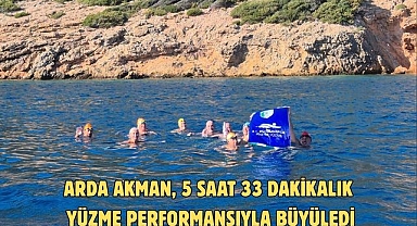 Arda Akman, 5 saat 33 dakikalık yüzme performansıyla büyüledi