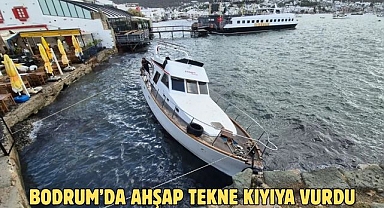Bodrum’da Ahşap Tekne Kıyıya Vurdu