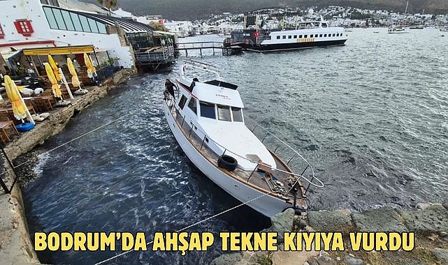 Bodrum’da Ahşap Tekne Kıyıya Vurdu